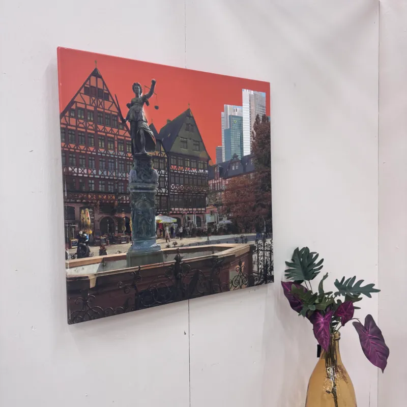 Wandbild 90x90 - Frankfurt Gerechtigkeitsbrunnen Rot - Fotodruck auf Leinwand Gebraucht