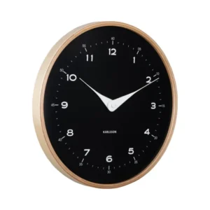 Schwarze Wanduhr mit Holzrahmen, rundes Ziffernblatt und weißen Zeigern