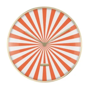 Wanduhr mit orange-weiß gestreiftem Zifferblatt und beigem Rahmen