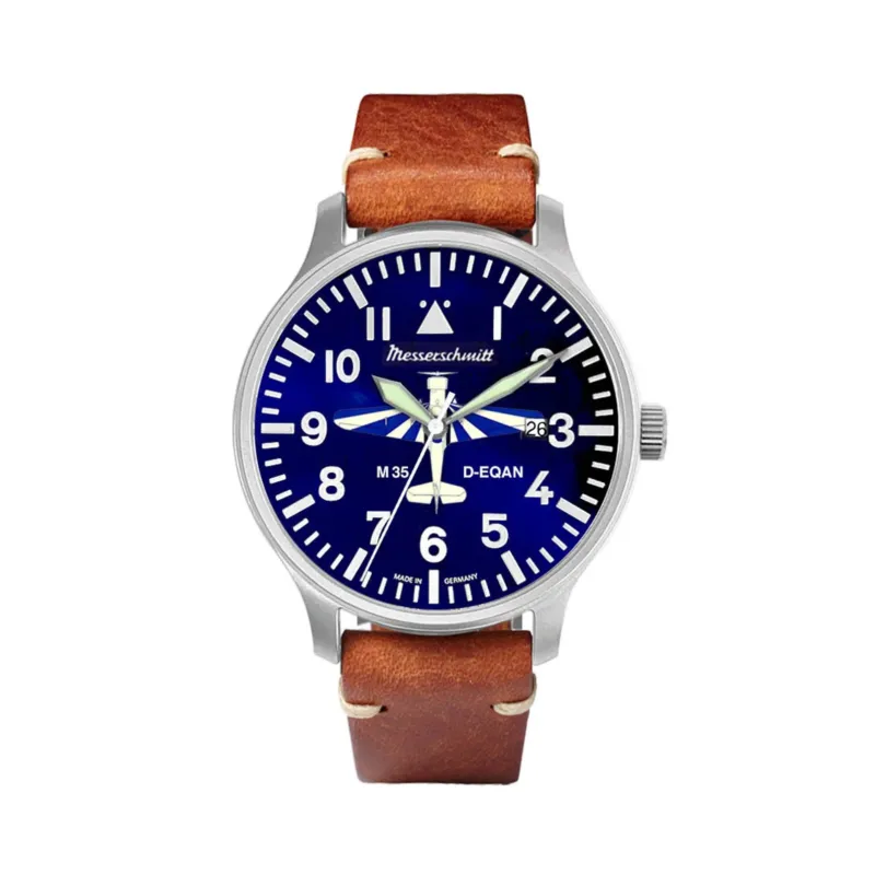 Herrenuhr mit blauem Zifferblatt, braunem Lederarmband, Leuchtmarkierungen und Zeigern