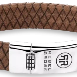 Braunes Lederarmband mit geflochtenem Muster und silbernem Verschluss mit Gittergravur