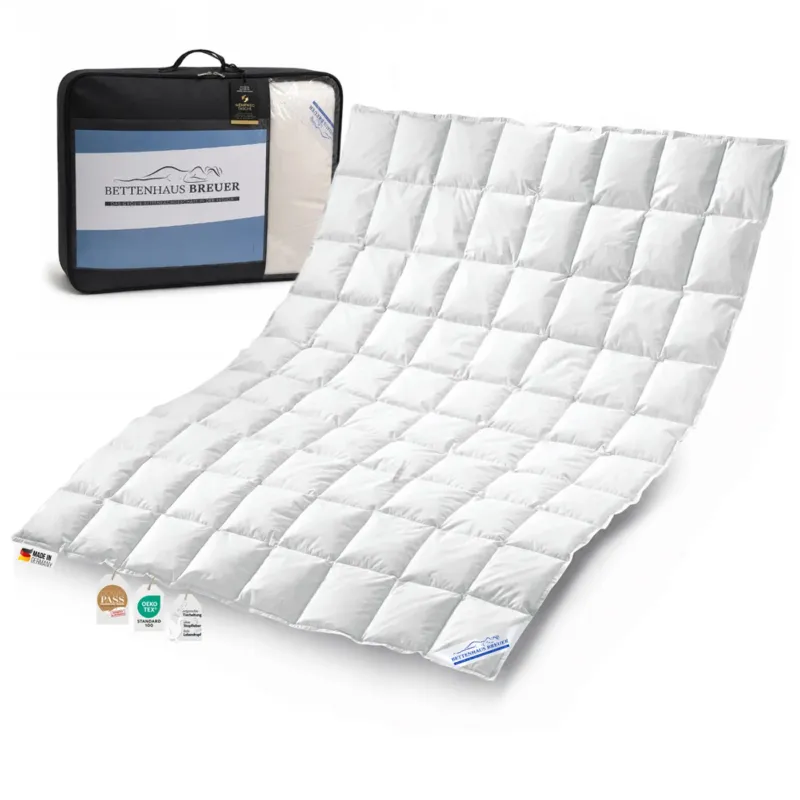 Eine Bettdecke 135x200 mit aufbewahrungstasche gesteppt mit oekotex Label extrem leichte Daunenfuellung als Sommerdecke geeignet